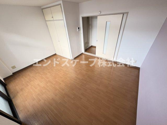 ウイングマンションの居間・リビング|高崎、前橋のお部屋探しはエンドスケープまで！お客様の理想お聞かせ下さい♪