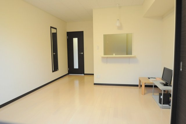 レオネクストＦ＆Ａの居間・リビング|備品や設備仕様は号室等により異なります現地をご確認下さい。