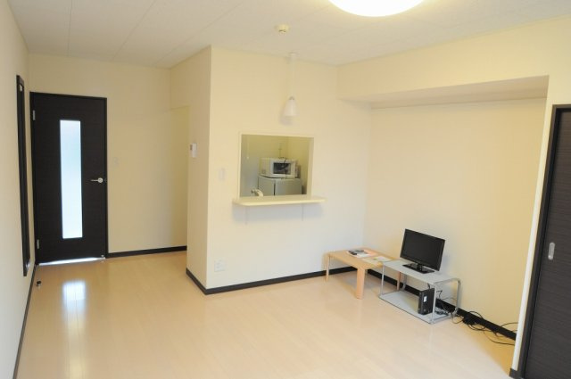 レオネクストＦ＆Ａの居間・リビング|こちらの居間で趣味の時間をお楽しみください