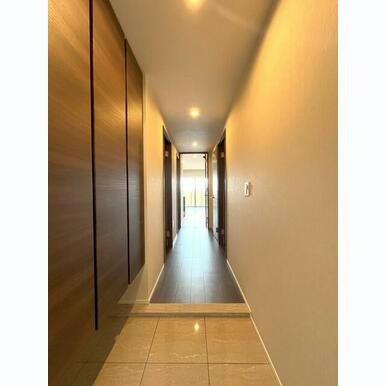 熊本市西区春日２丁目の賃貸マンションの玄関