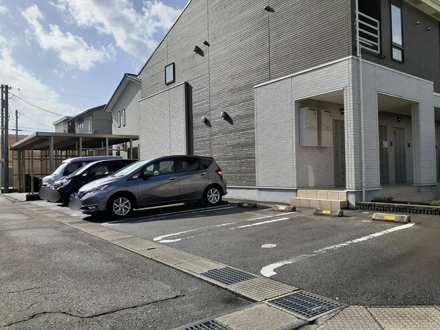 【駐車場】