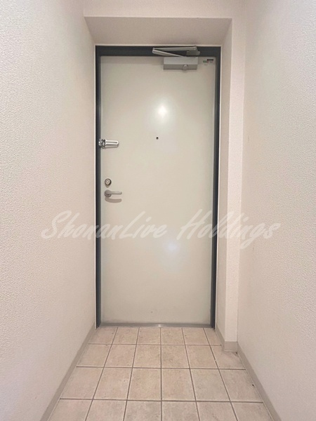 茅ヶ崎市香川４丁目の賃貸マンションの玄関