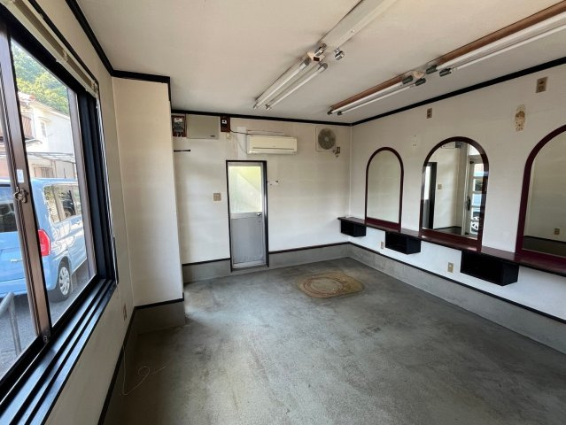 大日丘町2丁目店舗事務所のロビー