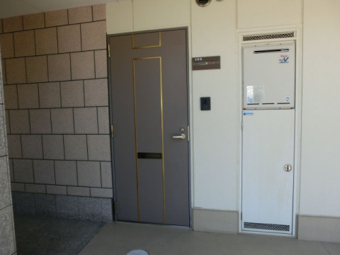 ミラージュ食満の玄関