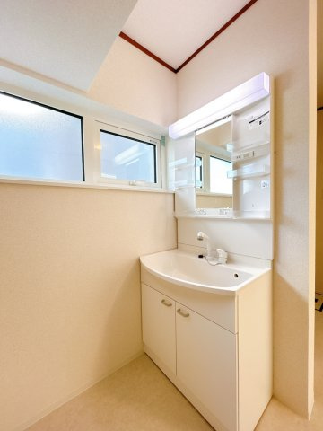 【独立洗面台】 | 網走市向陽ヶ丘３丁目３ー２１　中古売家 | 【リフォーム後】洗面化粧台は新品に交換致しました。