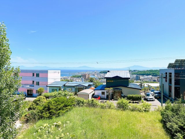 【展望】 | 網走市向陽ヶ丘３丁目３ー２１　中古売家 | 【周辺環境】住宅からは網走市内を一望できます。
