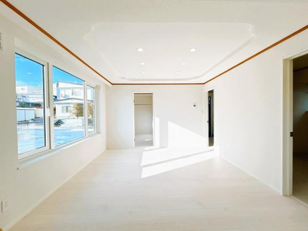 【設備】 | 網走市向陽ヶ丘３丁目３ー２１　中古売家 | 【リフォーム後】窓は全箇所新品に交換致しました。断熱性も向上していますので光熱費削減につながります。是非現地にてご覧ください。