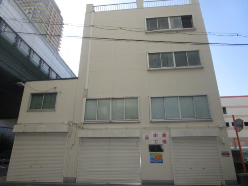 神戸市中央区脇浜町３丁目の倉庫の外観