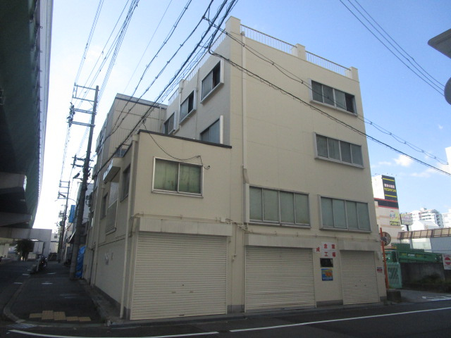 神戸市中央区脇浜町３丁目の倉庫