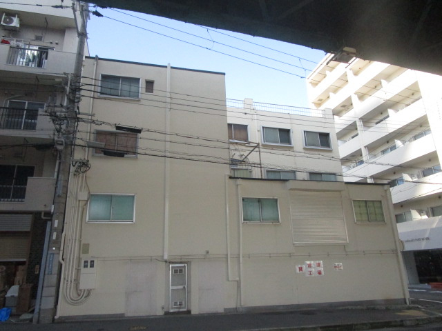 神戸市中央区脇浜町３丁目の倉庫