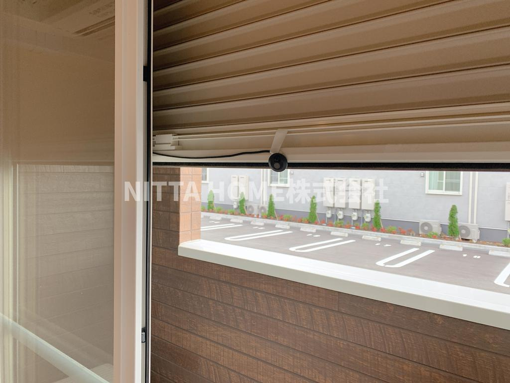 ザ　カルムスペース　ササヤマ２のその他|南向きのバルコニーには雨戸シャッター付き＊