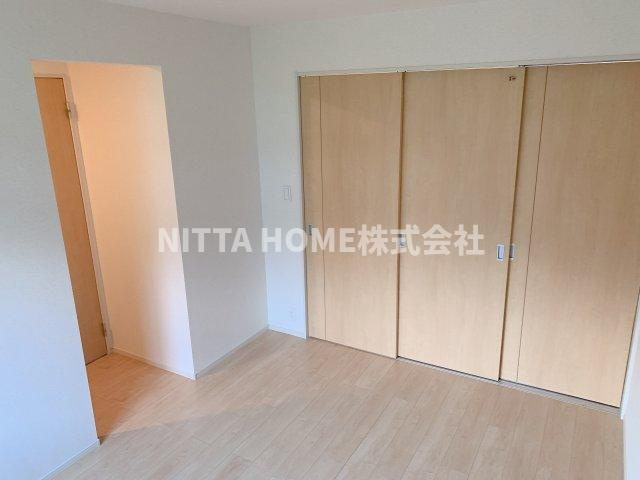 ザ　カルムスペース　ササヤマ２の洋室|引き戸で仕切られています◆