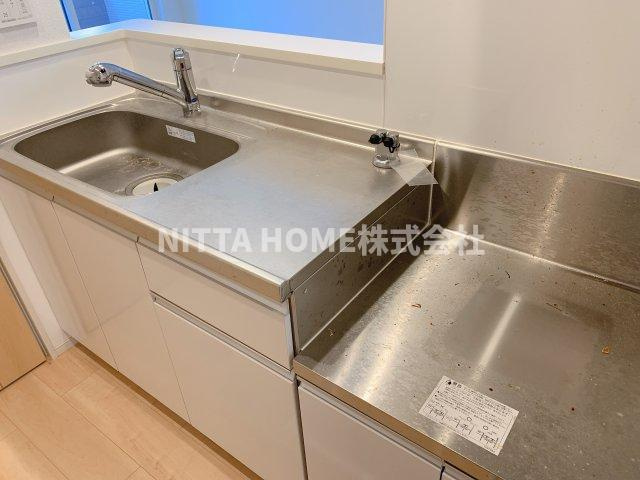 ザ　カルムスペース　ササヤマ２のキッチン|アイランドタイプのキッチンです◎