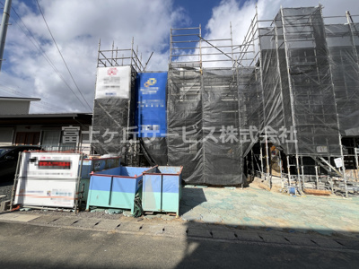 【外観】 | 磐田市国府台 3期 新築一戸建て 1号棟 | 現在建築中の外観画像です。ご内覧は同じメーカーの完成物件へご案内いたしますので、いつでもご相談ください！