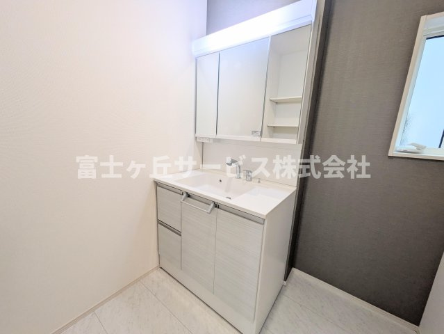 【独立洗面台】 | 磐田市国府台 3期 新築一戸建て 2号棟 | 独立洗面台です