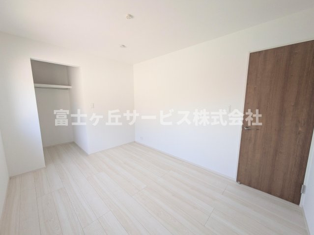【洋室】 | 磐田市国府台 3期 新築一戸建て 2号棟 | 洋室です
