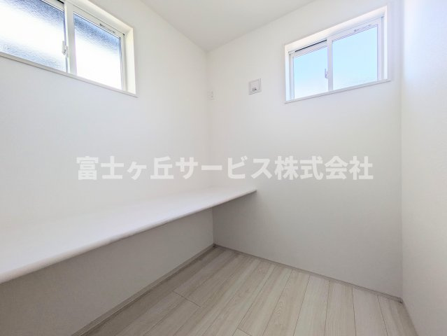 【その他】 | 磐田市国府台 3期 新築一戸建て 2号棟 | 書斎です