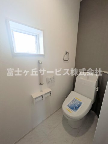 【トイレ】 | 磐田市国府台 3期 新築一戸建て 2号棟 | １F2F同タイプのトイレがあります