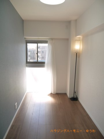 【洋室】 | 松原マンション | 時を忘れて過ごす場所として過ごせるお部屋。