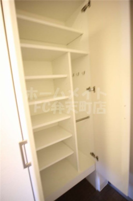 【設備】 | エスリード弁天町パークプレイス | シューズBOXがあります