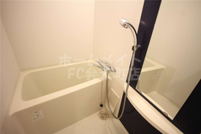 【浴室】 | エスリード弁天町パークプレイス | 落ち着いた空間のお風呂です