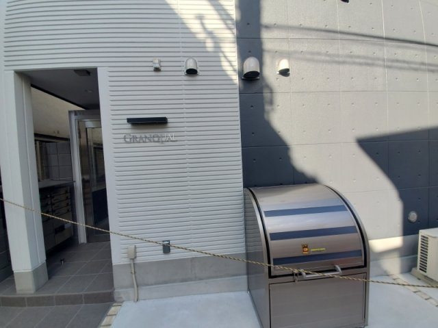 グランクオール三軒茶屋のエントランス