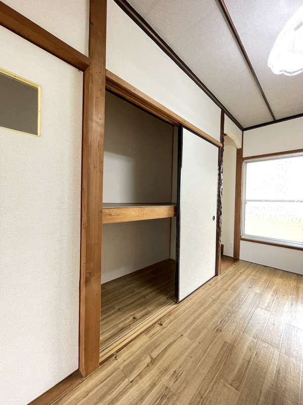 鳳中町戸建賃貸の収納