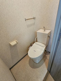 【トイレ】 | WINS 弐番館 | 温水洗浄便座です♪