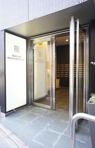 プライムアーバン町屋サウスコートのエントランス