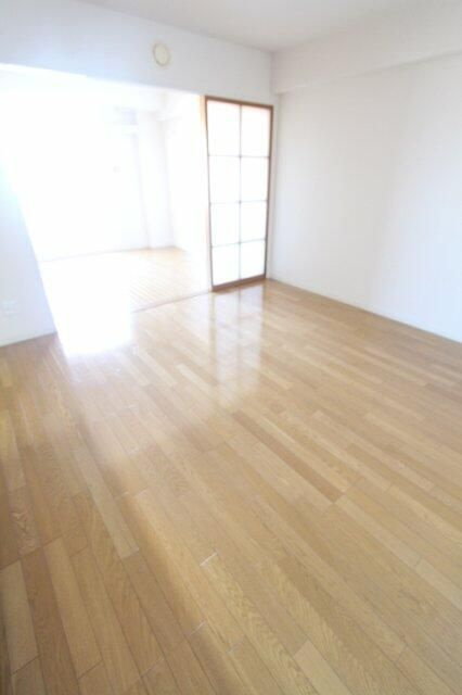 プライムアーバン町屋サウスコートの居間・リビング