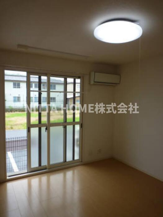 ふぁみーゆの居間・リビング|清潔感のある室内がGOODですよね●