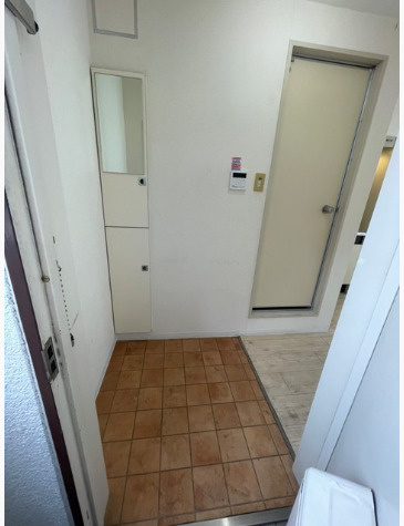 メゾン・ド・レクトゥールの玄関|明るい玄関です