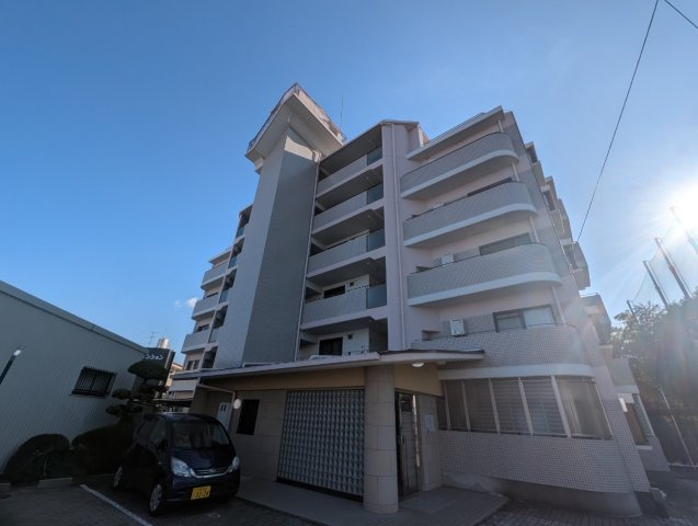 新千里ハイツこうじの外観