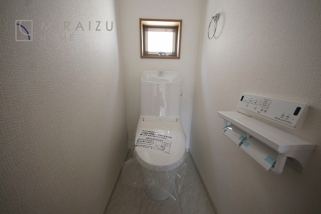 【トイレ】 | おしり洗浄、ビデ洗浄、暖房便座の機能を標準装備。トイレットペーパーの無駄遣いを防ぎ、肌を傷つける心配がありません♪
