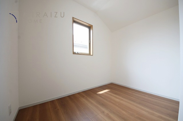 【寝室】 | 建物完成につき、実際のお部屋をごゆっくりご見学いただけます。お休みの日にご家族で見学はいかがでしょう。