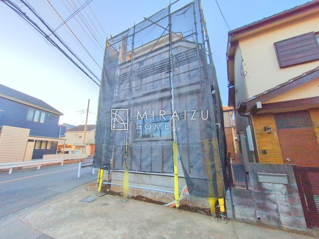 【前面道路含む現地写真】 | プライバシー性と開放感を高める住環境。陽当たりの良い開かれたロケーションを活かし、心地よい暮らしをプランニング