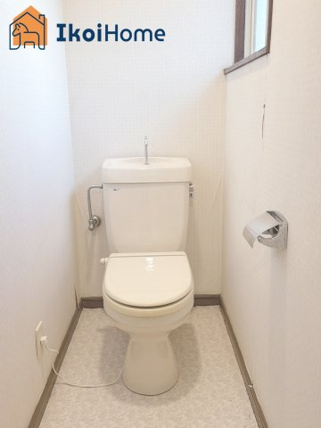 神戸市西区上新地2丁目　中古戸建のトイレ|【ホームページに現地動画掲載中】●年中無休：当日予約可●小窓付きの換気良好のお手洗い。清潔な空間です