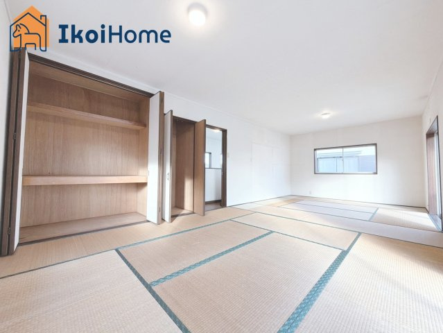 神戸市西区上新地2丁目　中古戸建の寝室|【ホームページに現地動画掲載中】●年中無休：当日予約可●2階の広々和室16帖！多様にご使用可能です！