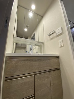 【独立洗面台】 | SK RESIDENCES SHINSAIBASHI  | SK RESIDENCE　独立洗面台