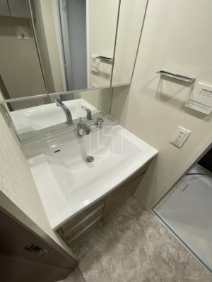 【独立洗面台】 | SK RESIDENCES SHINSAIBASHI  | SK RESIDENCE　独立洗面台