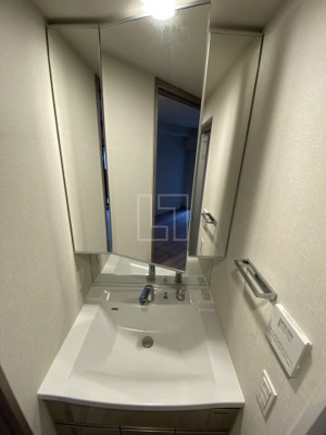 【独立洗面台】 | SK RESIDENCES SHINSAIBASHI  | SK RESIDENCE　独立洗面台