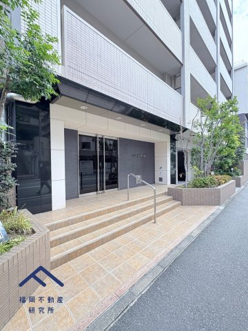 アルファライフ博多のエントランス