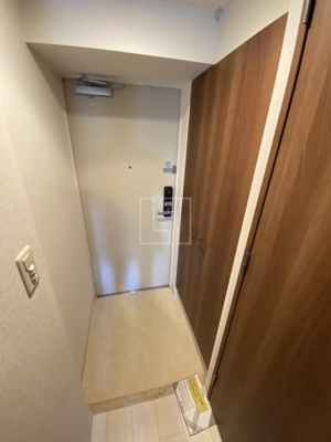 【玄関】 | エスリード心斎橋LUXUE | エスリード心斎橋LUXUE（エスリード心斎橋ラグジェ）　玄関スペース