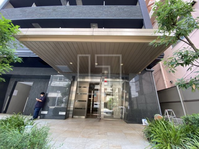 【エントランス】 | エスリード心斎橋LUXUE | エスリード心斎橋LUXUE（エスリード心斎橋ラグジェ）　エントランス