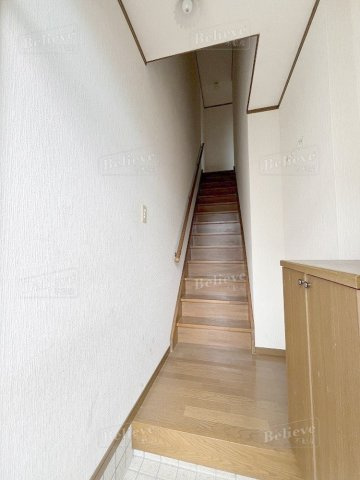 明星ガーデンハイツの玄関