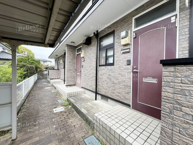 明星ガーデンハイツのエントランス