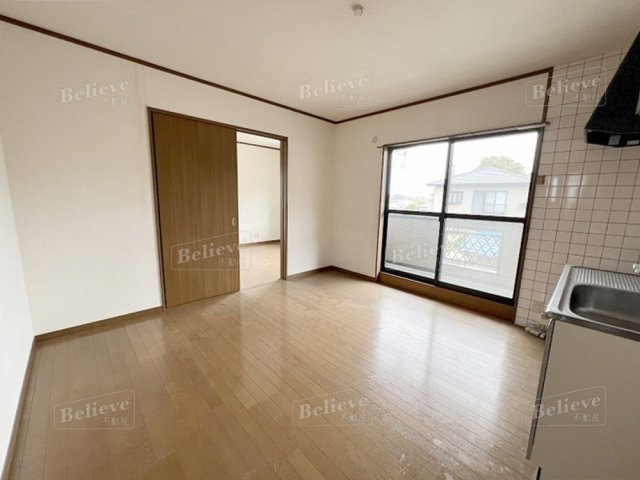 明星ガーデンハイツの居間・リビング