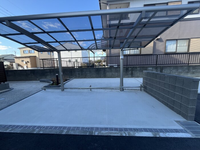 フリーデンやりた【キャッシュバック対象物件】の駐車場