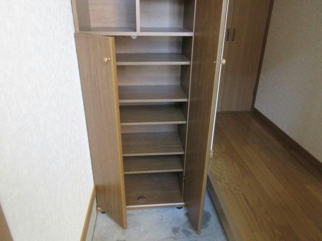 グラシア613の玄関