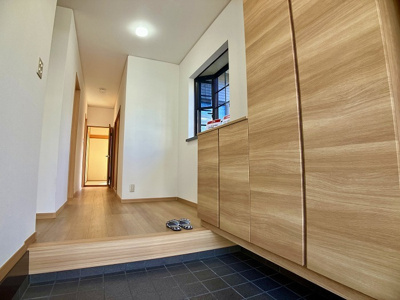 【玄関】 | 戸建　中須賀3丁目